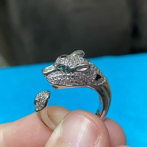 Silver cat ring